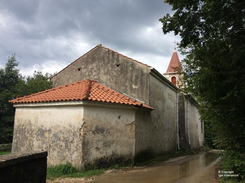 Bakarac: crkva Svete Trojice
