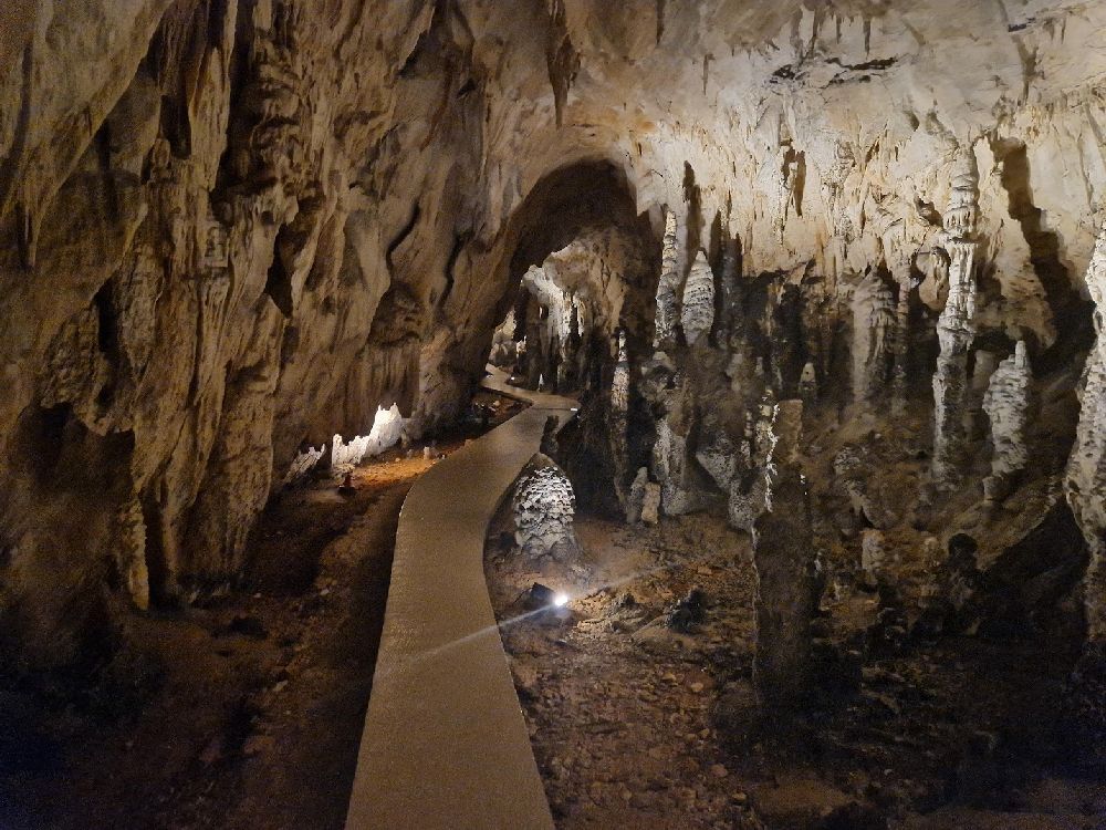 Cerovac le grotte più grandi della Croazia
