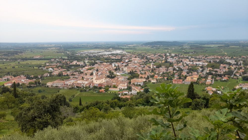 Cormòns, tra vigneti e storia